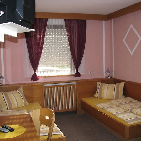 Hotel Erzhausener Hof Екстер'єр фото