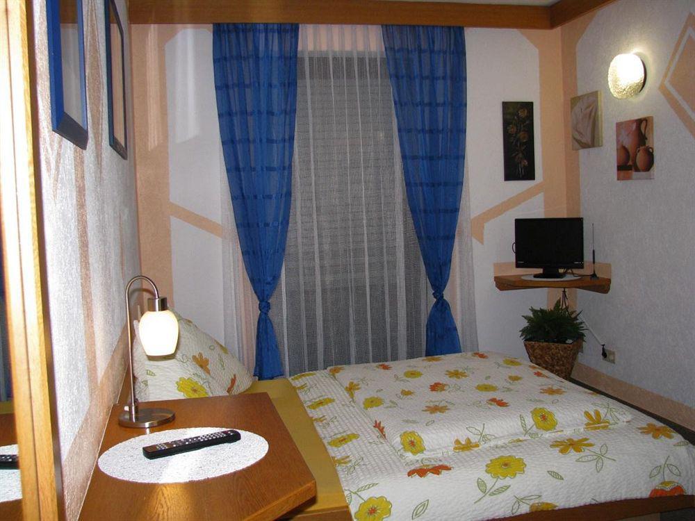 Hotel Erzhausener Hof Екстер'єр фото