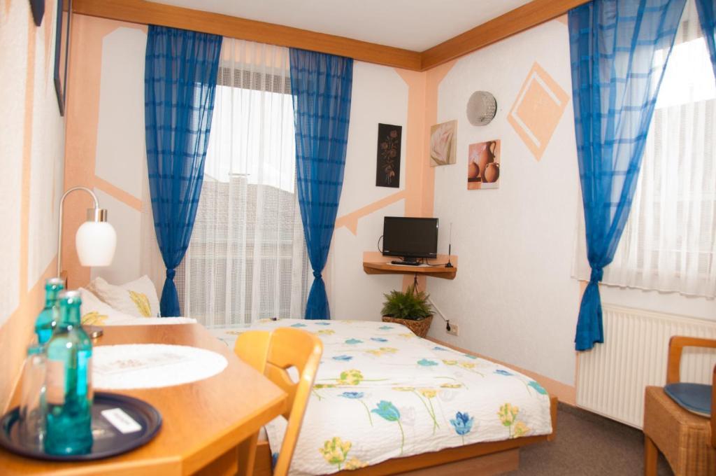 Hotel Erzhausener Hof Екстер'єр фото